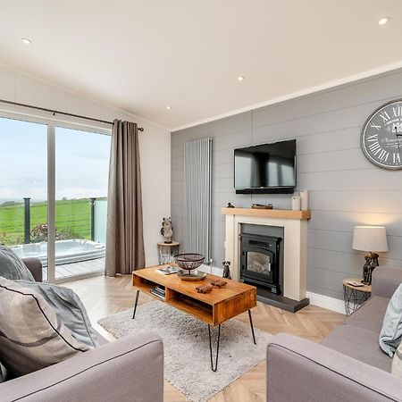 Midsomer Lodges Pilton Kültér fotó