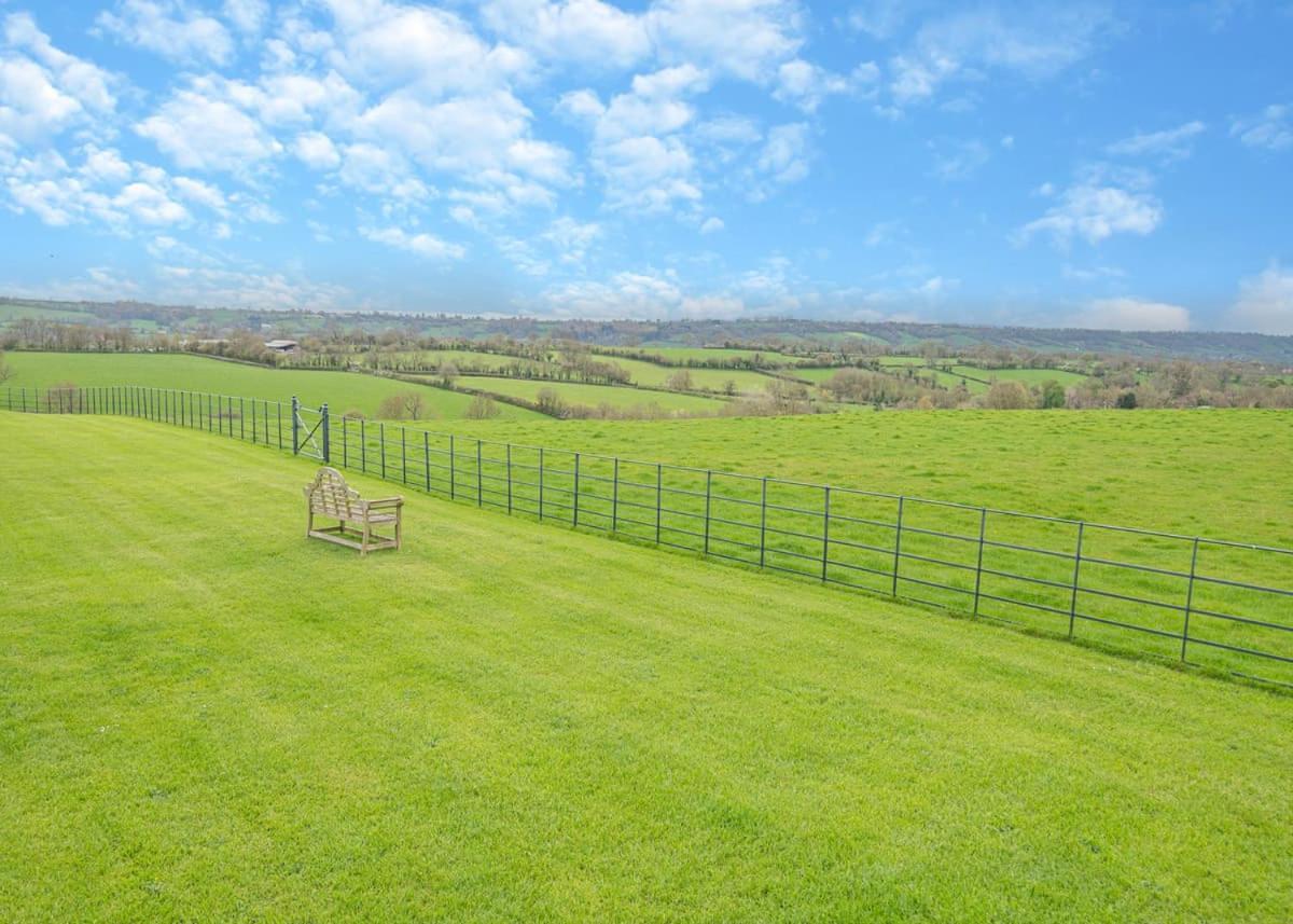 Midsomer Lodges Pilton Kültér fotó