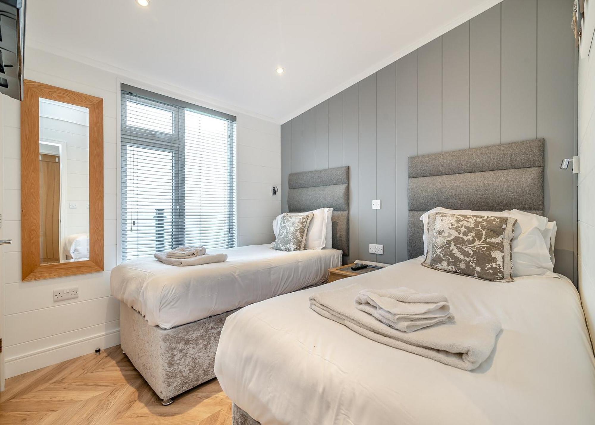 Midsomer Lodges Pilton Szoba fotó